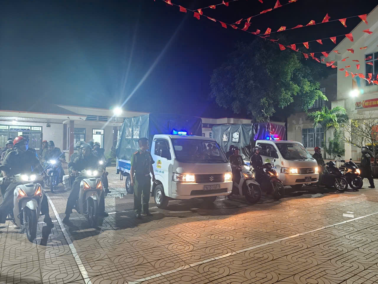 Công an tuần tra 2